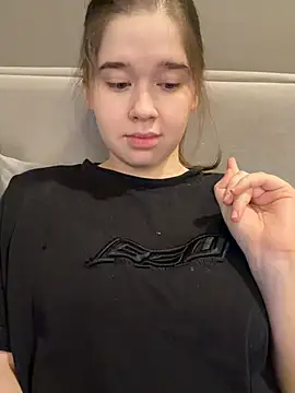 HornyGirlH online show from March 13, 5:25 am