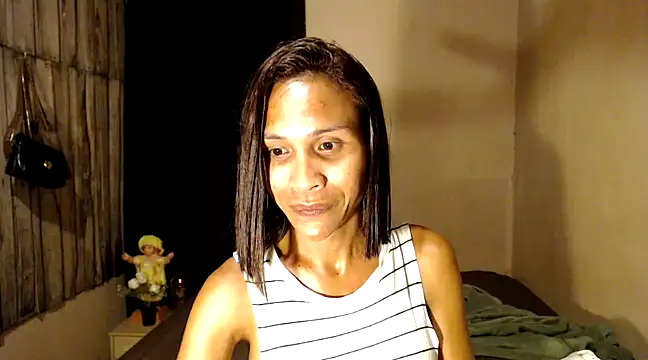 Snapshot of Sassy_Erika chatting on December 15, 1:54 pm Sassy Erika online show from December 15, 1:54 pm