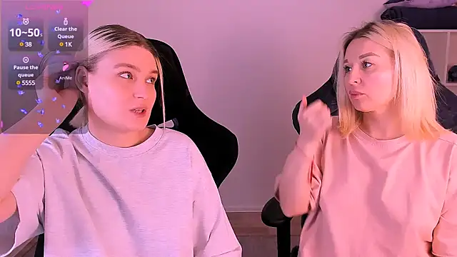 Snapshot of hotblonds chatting on December 2, 2:19 pm hotblonds online show from December 2, 2:19 pm