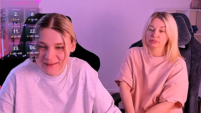 Snapshot of hotblonds chatting on December 14, 10:02 am hotblonds online show from December 14, 10:02 am