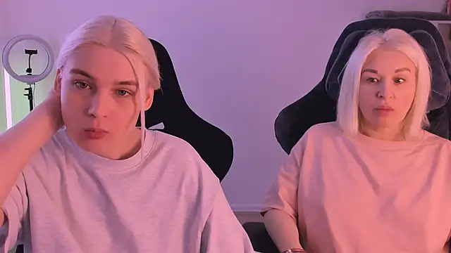 Snapshot of hotblonds chatting on January 21, 11:24 am hotblonds online show from January 21, 11:24 am