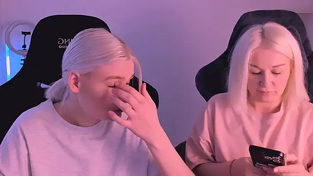 Snapshot of hotblonds chatting on January 27, 9:55 am hotblonds online show from January 27, 9:55 am