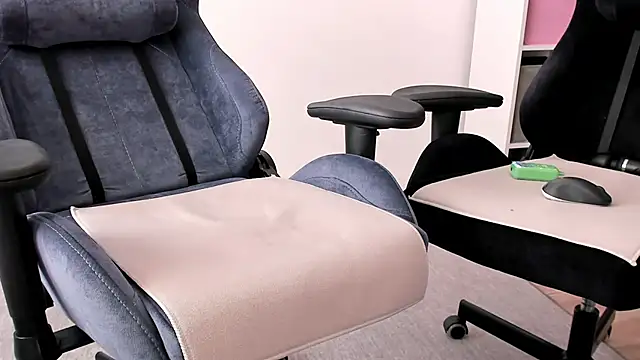 Snapshot of hotblonds chatting on March 22, 1:08 pm hotblonds online show from March 22, 1:08 pm