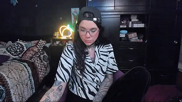 Snapshot of Lilmarieee chatting on January 18, 9:55 pm Lilmarieee online show from January 18, 9:55 pm