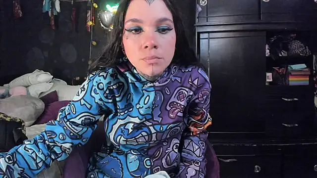 Snapshot of Lilmarieee chatting on November 5, 10:10 pm Lilmarieee online show from November 5, 10:10 pm