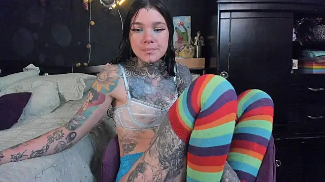 Snapshot of Lilmarieee chatting on November 7, 3:56 pm Lilmarieee online show from November 7, 3:56 pm