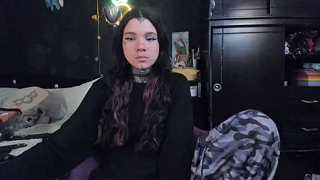 Snapshot of Lilmarieee chatting on November 11, 11:16 pm Lilmarieee online show from November 11, 11:16 pm
