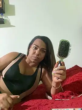 Snapshot of NatiBrunet chatting on December 17, 2:28 am NatiBrunet online show from December 17, 2:28 am