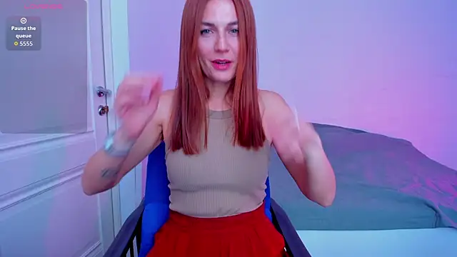 Snapshot of BritneyHall chatting on December 23, 7:50 am BritneyHall online show from December 23, 7:50 am