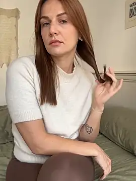 BritneyHall online show from March 24, 9:14 am