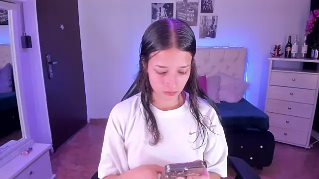 Amaia Daniells online show from January 9, 6:17 am