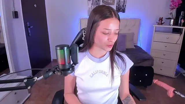 Amaia Daniells online show from February 3, 3:53 am