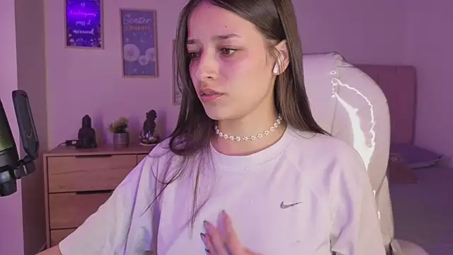 Amaia Daniells online show from November 9, 4:11 am