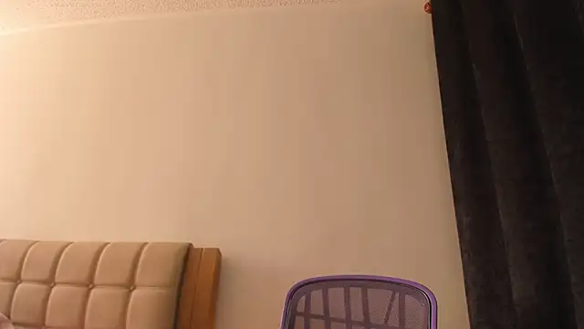 Snapshot of Ash_milk chatting on January 8, 4:33 pm Ash milk online show from January 8, 4:33 pm