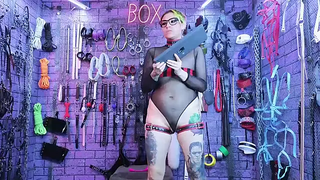 Snapshot of PANDORANEZZ chatting on February 6, 12:43 am PANDORANEZZ online show from February 6, 12:43 am