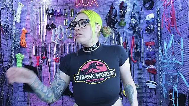 Snapshot of PANDORANEZZ chatting on February 21, 3:45 am PANDORANEZZ online show from February 21, 3:45 am