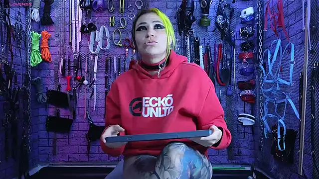 Snapshot of PANDORANEZZ chatting on February 26, 2:48 am PANDORANEZZ online show from February 26, 2:48 am