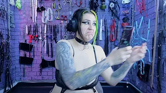 Snapshot of PANDORANEZZ chatting on March 8, 12:20 pm PANDORANEZZ online show from March 8, 12:20 pm