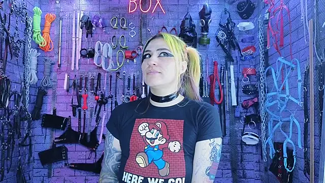 Snapshot of PANDORANEZZ chatting on October 19, 8:04 am PANDORANEZZ online show from October 19, 8:04 am