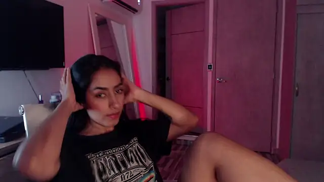 Snapshot of Brown_skin11 chatting on September 24, 10:13 pm Brown skin11 online show from September 24, 10:13 pm