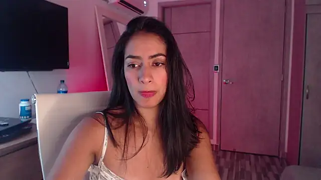 Snapshot of Brown_skin11 chatting on October 4, 11:25 pm Brown skin11 online show from October 4, 11:25 pm