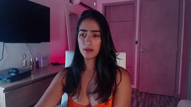 Snapshot of Brown_skin11 chatting on November 20, 9:47 pm Brown skin11 online show from November 20, 9:47 pm