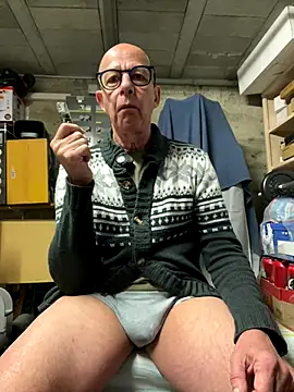 Snapshot of Relnnet chatting on December 8, 9:02 am Relnnet online show from December 8, 9:02 am