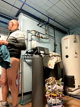 Snapshot of Relnnet chatting on October 6, 11:07 am Relnnet online show from October 6, 11:07 am