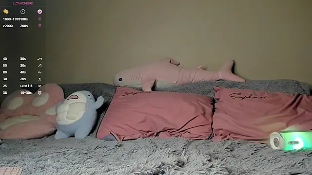 YaraAveiri online show from December 15, 2:05 pm