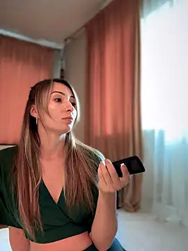 Snapshot of YOUR-KARINA chatting on November 3, 8:15 am YOUR-KARINA online show from November 3, 8:15 am