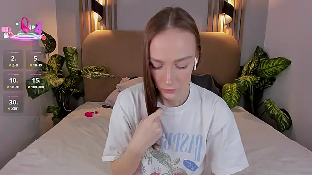 Kira Quinn online show from November 5, 6:35 am