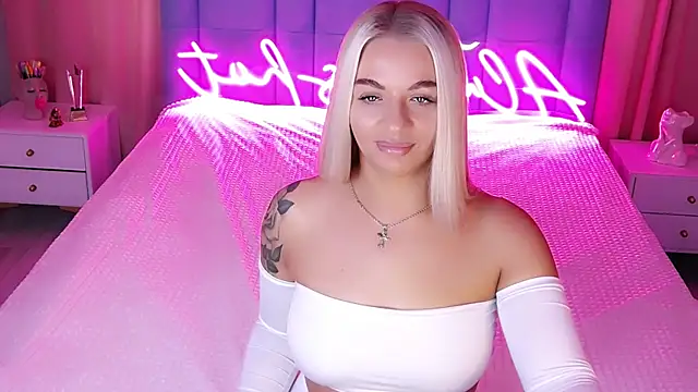 AllwaysHotJ online show from October 3, 2:19 am