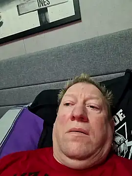 Snapshot of tomtom111111 chatting on December 22, 10:25 pm tomtom111111 online show from December 22, 10:25 pm