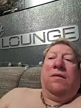 Snapshot of tomtom111111 chatting on January 7, 8:45 am tomtom111111 online show from January 7, 8:45 am