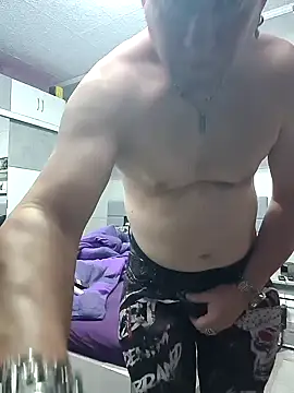 Snapshot of tomtom111111 chatting on January 25, 6:24 pm tomtom111111 online show from January 25, 6:24 pm