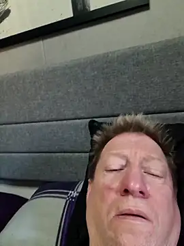 Snapshot of tomtom111111 chatting on February 21, 2:27 pm tomtom111111 online show from February 21, 2:27 pm