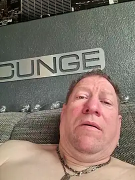 Snapshot of tomtom111111 chatting on March 5, 2:23 pm tomtom111111 online show from March 5, 2:23 pm