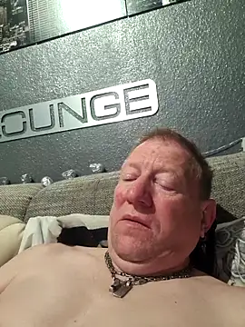 Snapshot of tomtom111111 chatting on October 8, 8:28 pm tomtom111111 online show from October 8, 8:28 pm