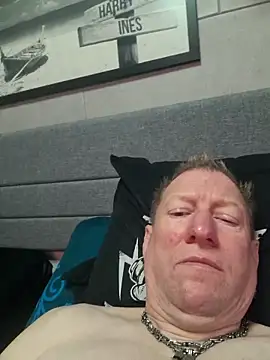 Snapshot of tomtom111111 chatting on October 10, 1:54 pm tomtom111111 online show from October 10, 1:54 pm