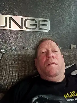 Snapshot of tomtom111111 chatting on October 29, 7:54 am tomtom111111 online show from October 29, 7:54 am