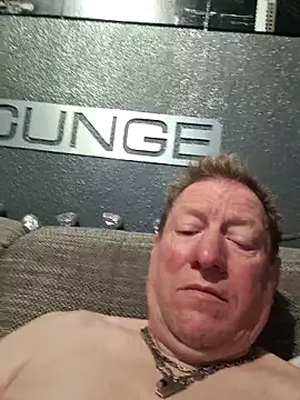 tomtom111111 online show from December 16, 9:09 pm