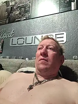 tomtom111111 online show from March 20, 9:52 pm