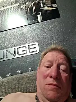 tomtom111111 online show from April 9, 9:42 pm