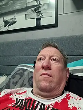 tomtom111111 online show from April 12, 3:06 pm