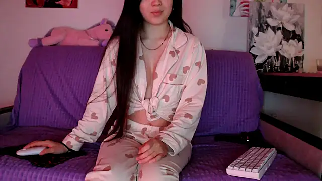 Snapshot of Lili_asian chatting on December 7, 7:54 pm Lili asian online show from December 7, 7:54 pm