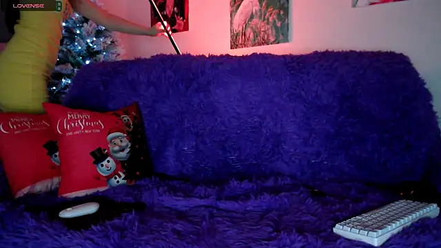 Snapshot of Lili_asian chatting on December 21, 7:49 pm Lili asian online show from December 21, 7:49 pm