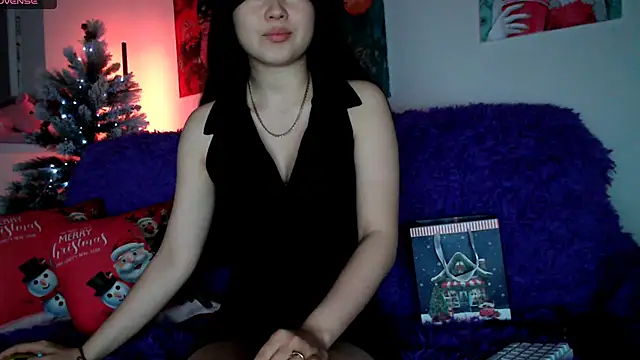 Snapshot of Lili_asian chatting on December 31, 10:01 pm Lili asian online show from December 31, 10:01 pm