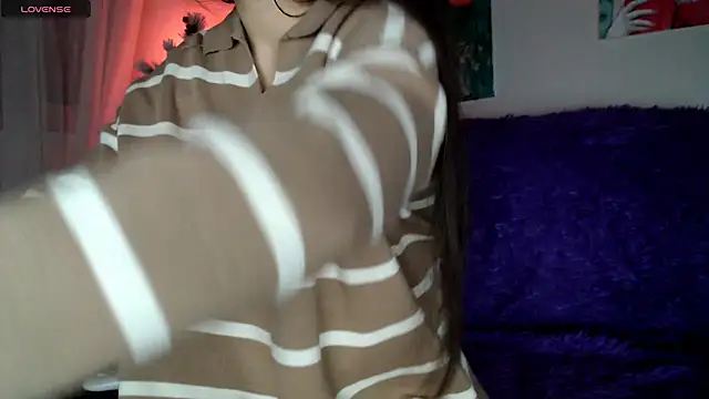 Snapshot of Lili_asian chatting on January 24, 7:49 pm Lili asian online show from January 24, 7:49 pm