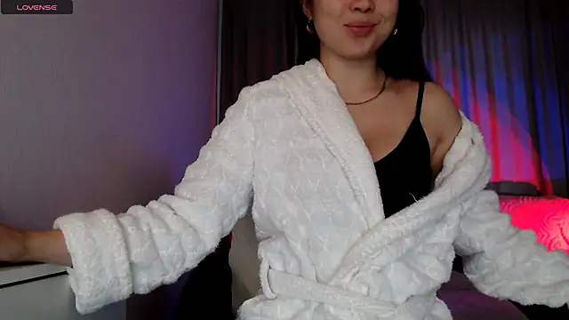 Snapshot of Lili_asian chatting on November 1, 9:44 am Lili asian online show from November 1, 9:44 am