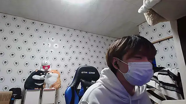 Snapshot of pychan chatting on February 22, 10:18 am pychan online show from February 22, 10:18 am